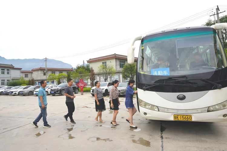 1628747373281264.jpg 我為群眾辦實事-成縣公司調整通勤車上下班時間_副本.jpg